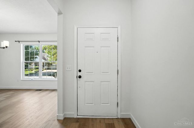 2380 Oaktree Place, Cincinnati, OH 45238