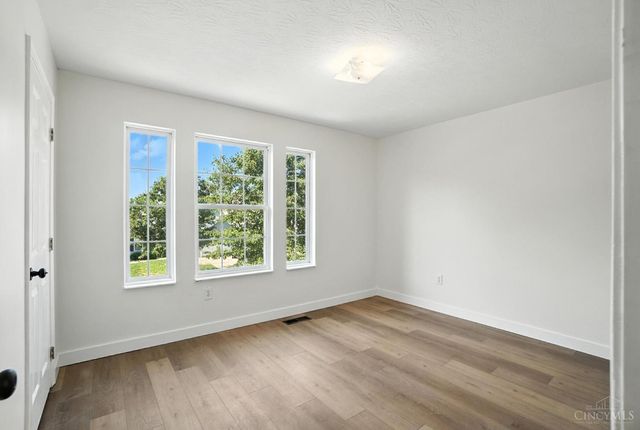 2380 Oaktree Place, Cincinnati, OH 45238