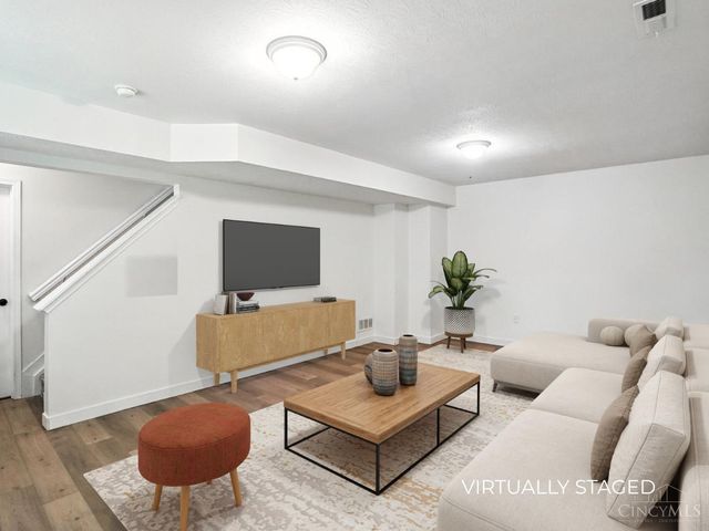 2380 Oaktree Place, Cincinnati, OH 45238