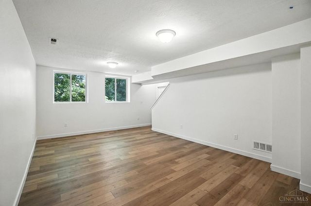 2380 Oaktree Place, Cincinnati, OH 45238