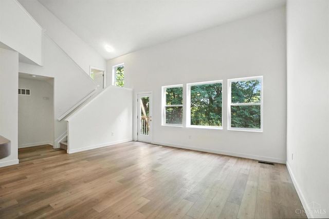 2380 Oaktree Place, Cincinnati, OH 45238