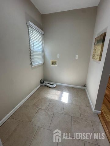 214 Erie Street 2, Elizabeth, NJ 07206