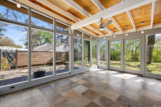 3325 Lakeview Rd, North Little Rock, AR 72116