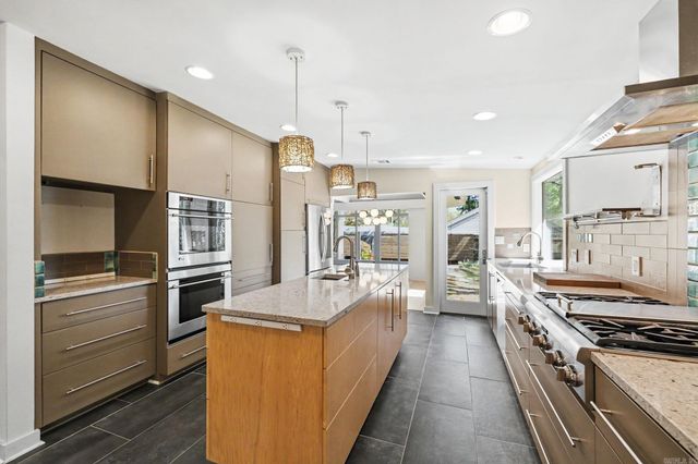 3325 Lakeview Rd, North Little Rock, AR 72116