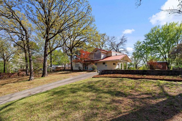 3325 Lakeview Rd, North Little Rock, AR 72116