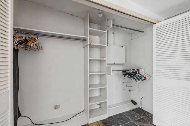 3325 Lakeview Rd, North Little Rock, AR 72116