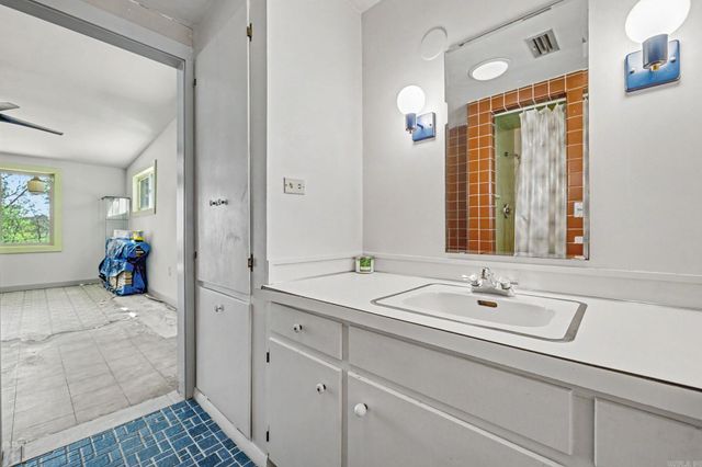 3325 Lakeview Rd, North Little Rock, AR 72116