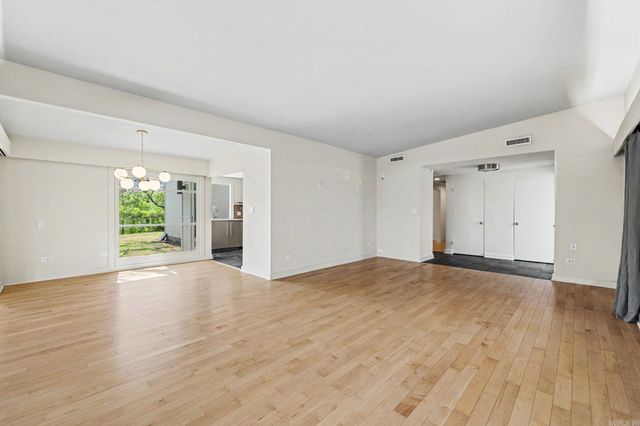 3325 Lakeview Rd, North Little Rock, AR 72116