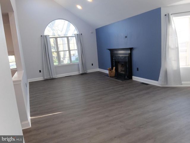7 POWELL CT, Hightstown, NJ 08520