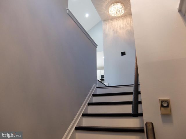 7 POWELL CT, Hightstown, NJ 08520