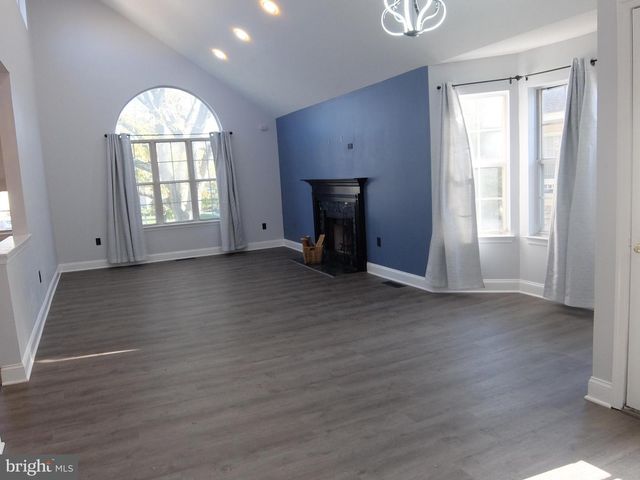 7 POWELL CT, Hightstown, NJ 08520