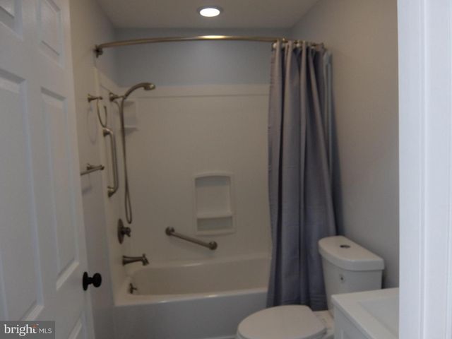 7 POWELL CT, Hightstown, NJ 08520