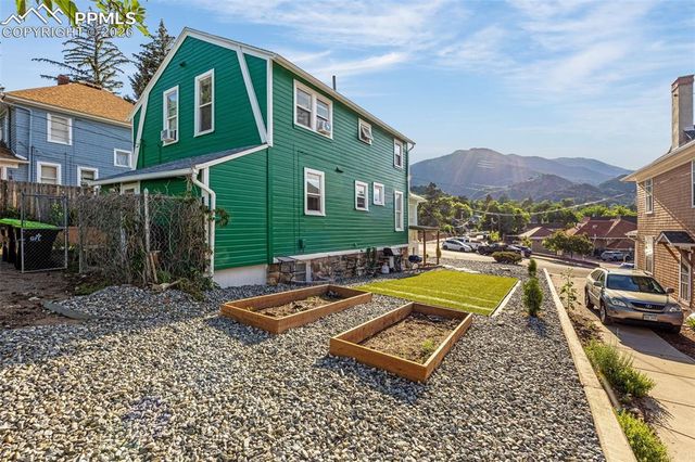 105 Pawnee Avenue, Manitou Springs, CO 80829