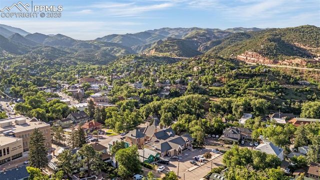 105 Pawnee Avenue, Manitou Springs, CO 80829