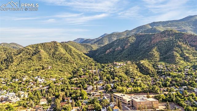 105 Pawnee Avenue, Manitou Springs, CO 80829