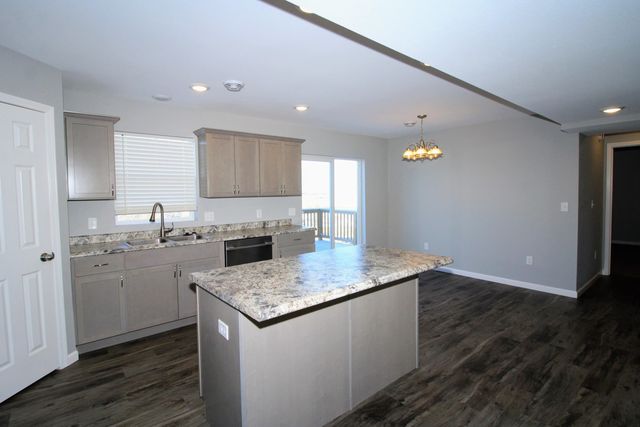 2613 Granite Drive NW, Minot, ND 58703