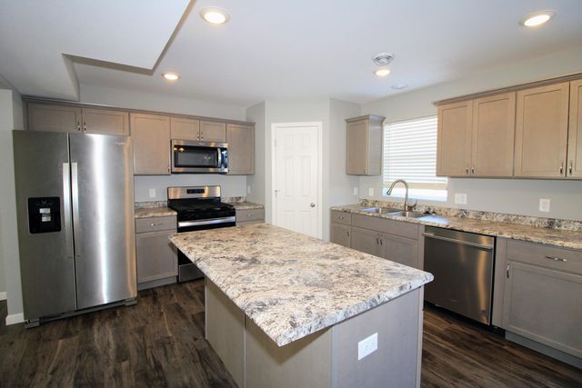 2613 Granite Drive NW, Minot, ND 58703