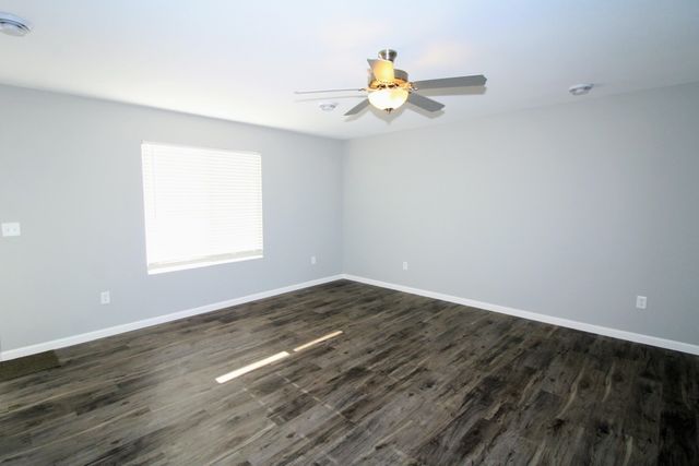 2613 Granite Drive NW, Minot, ND 58703