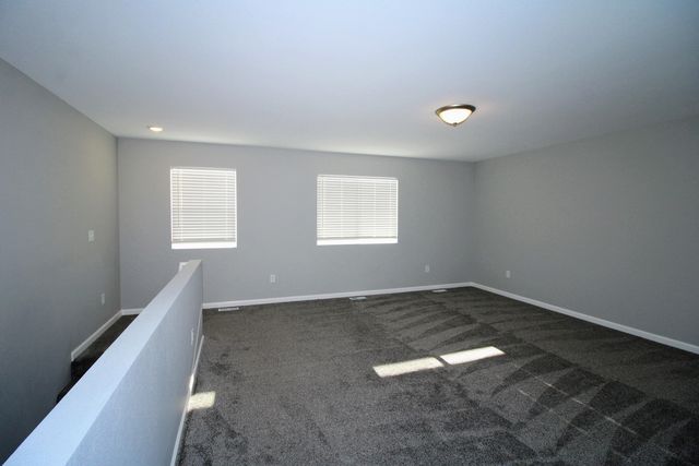 2613 Granite Drive NW, Minot, ND 58703