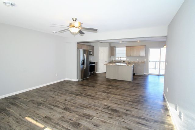 2613 Granite Drive NW, Minot, ND 58703