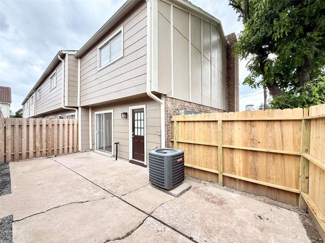 1499 Springrock Lane, Houston, TX 77055