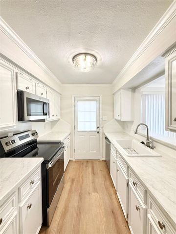 1499 Springrock Lane, Houston, TX 77055