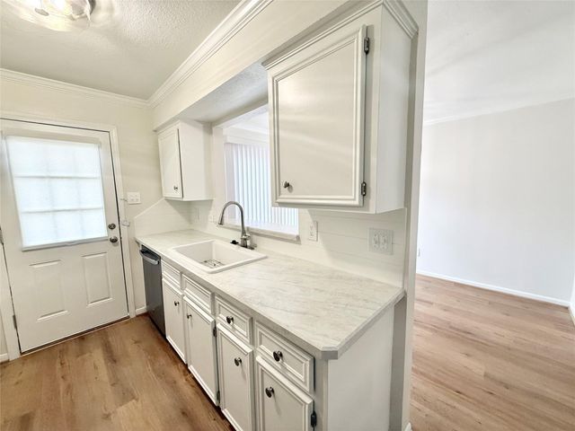 1499 Springrock Lane, Houston, TX 77055