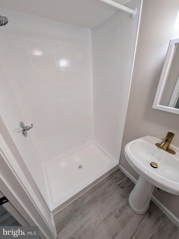 3841 SHANNON DR, Baltimore, MD 21213