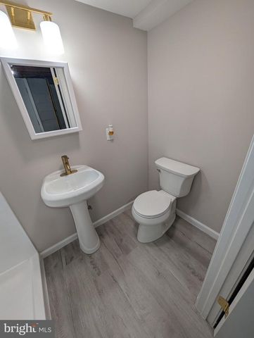 3841 SHANNON DR, Baltimore, MD 21213