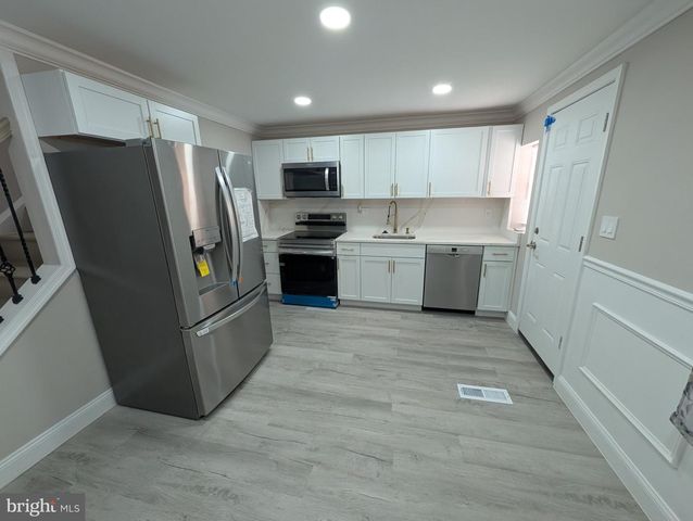 3841 SHANNON DR, Baltimore, MD 21213