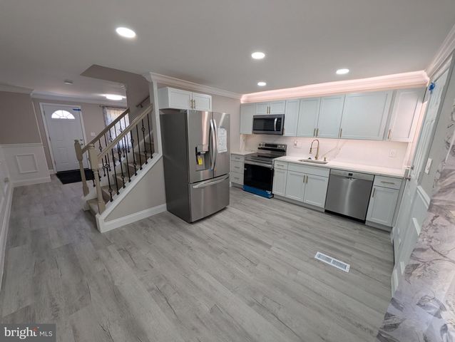 3841 SHANNON DR, Baltimore, MD 21213