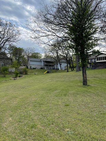 9 Holiday Drive, Kimberling City, MO 65686