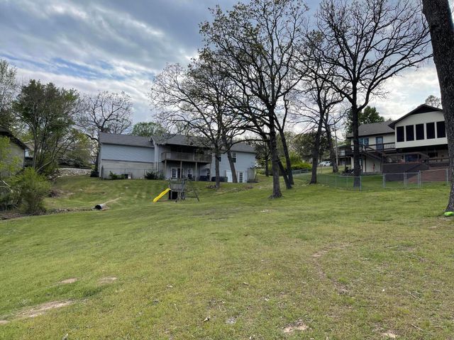 9 Holiday Drive, Kimberling City, MO 65686