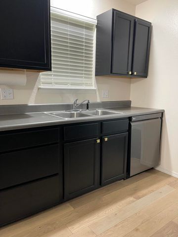 9 Holiday Drive, Kimberling City, MO 65686