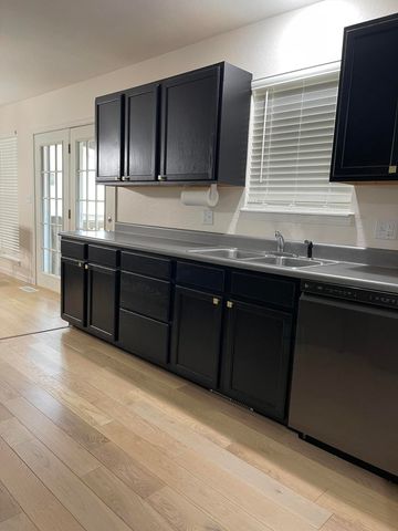 9 Holiday Drive, Kimberling City, MO 65686