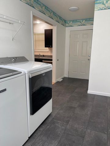 9 Holiday Drive, Kimberling City, MO 65686