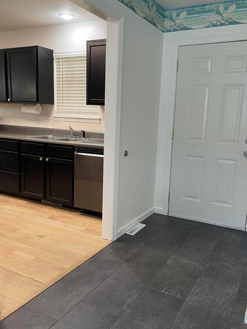 9 Holiday Drive, Kimberling City, MO 65686