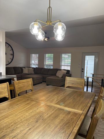 9 Holiday Drive, Kimberling City, MO 65686