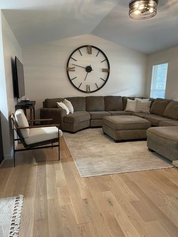 9 Holiday Drive, Kimberling City, MO 65686