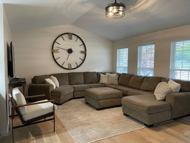 9 Holiday Drive, Kimberling City, MO 65686