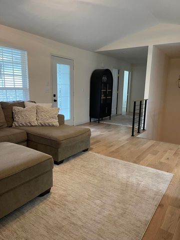 9 Holiday Drive, Kimberling City, MO 65686