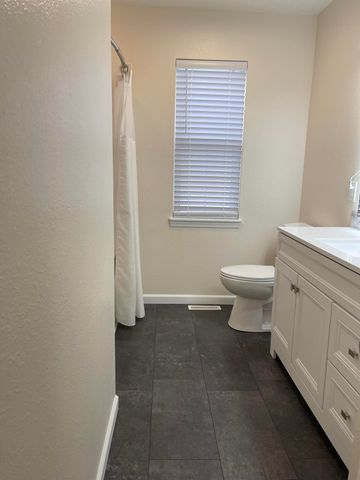 9 Holiday Drive, Kimberling City, MO 65686