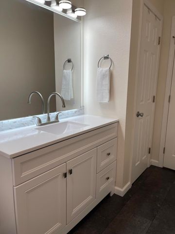 9 Holiday Drive, Kimberling City, MO 65686