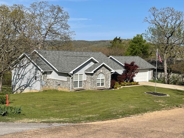 9 Holiday Drive, Kimberling City, MO 65686