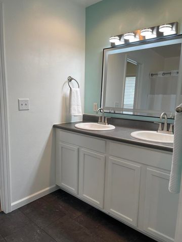 9 Holiday Drive, Kimberling City, MO 65686