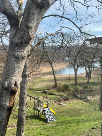 9 Holiday Drive, Kimberling City, MO 65686