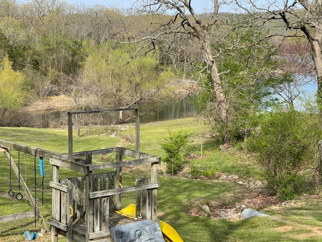 9 Holiday Drive, Kimberling City, MO 65686