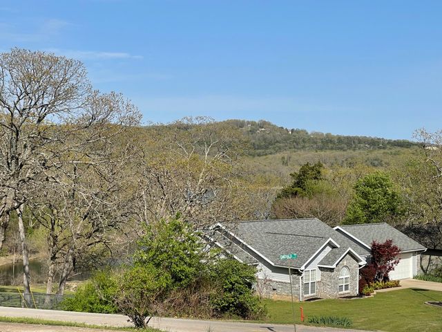 9 Holiday Drive, Kimberling City, MO 65686