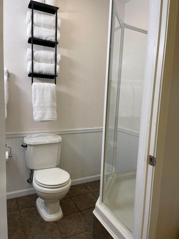 9 Holiday Drive, Kimberling City, MO 65686