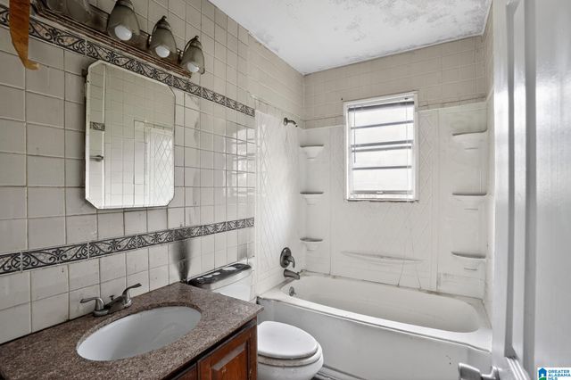 924 LAVERNE STREET, Birmingham, AL 35214